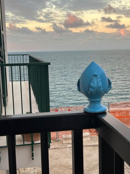 Extravacanza Dipinto Di Blu Polignano a Mare Esterno foto