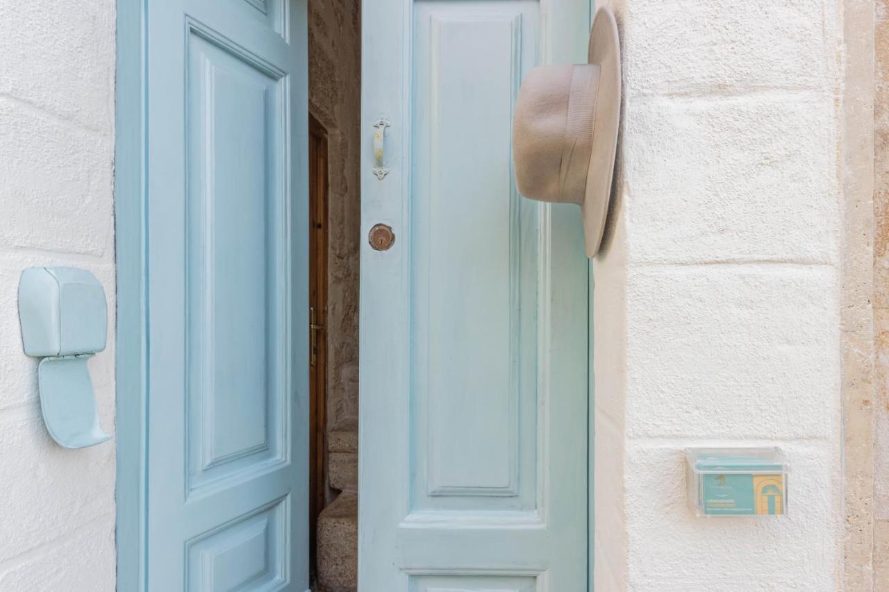 Extravacanza Dipinto Di Blu Polignano a Mare Esterno foto
