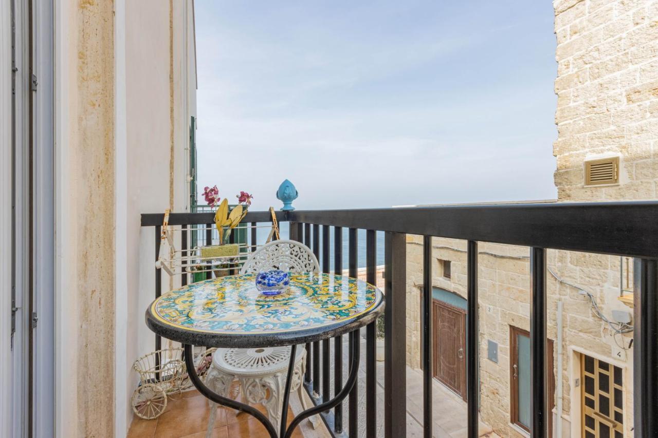 Extravacanza Dipinto Di Blu Polignano a Mare Esterno foto